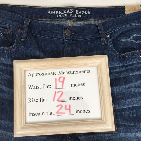 American Eagle Vintage High Rise Distressed Raw Hem Stretchy Mom Jeans Size 18 - Picture 9 of 13